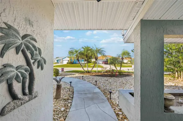 36 BUNKER CIR, Rotonda West, FL 33947