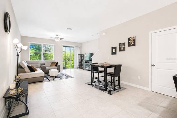 633 ROYAL EMPRESS DR, Ruskin, FL 33570