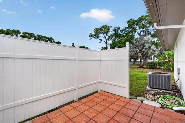 3501 N VILLAGE CT #220, Sarasota, FL 34231