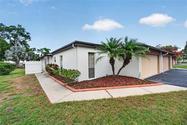 3501 N VILLAGE CT #220, Sarasota, FL 34231