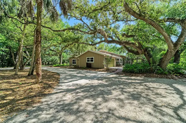 3705 62ND ST E, Bradenton, FL 34208