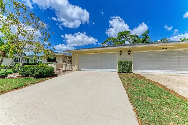 7160 FAIRWAY BEND CIR, Sarasota, FL 34243