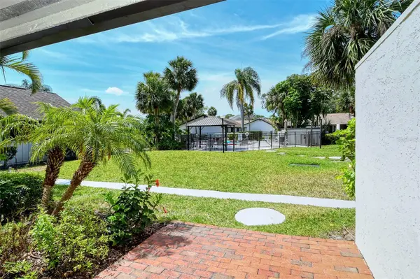 3545 LONGMEADOW #23, Sarasota, FL 34235