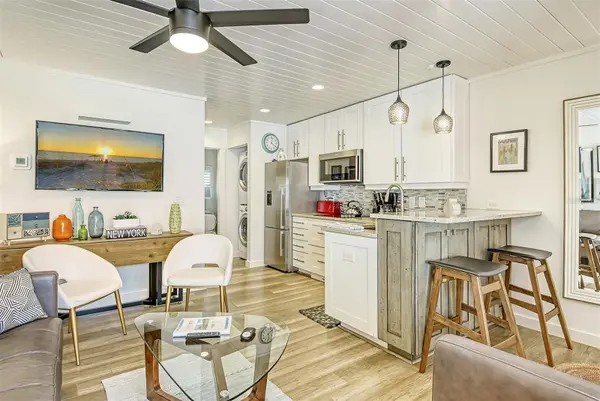 3545 LONGMEADOW #23, Sarasota, FL 34235