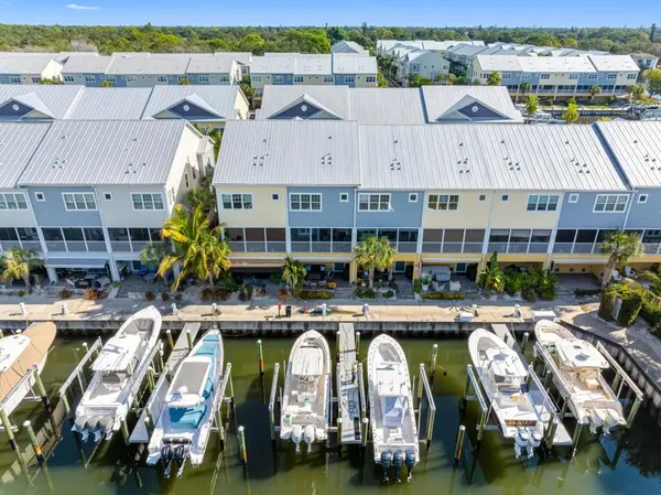 6057 MOORINGS DR S, St Petersburg, FL 33712