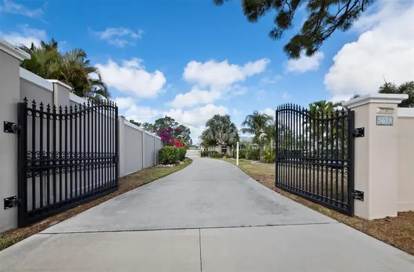 5618 BRITANNIA DR, Sarasota, FL 34231