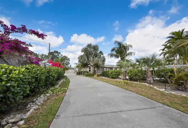 5618 BRITANNIA DR, Sarasota, FL 34231