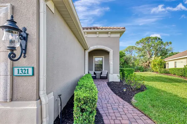 1321 BACKSPIN DR, Englewood, FL 34223