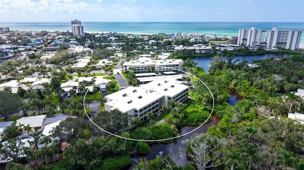 225 HOURGLASS WAY #202, Sarasota, FL 34242