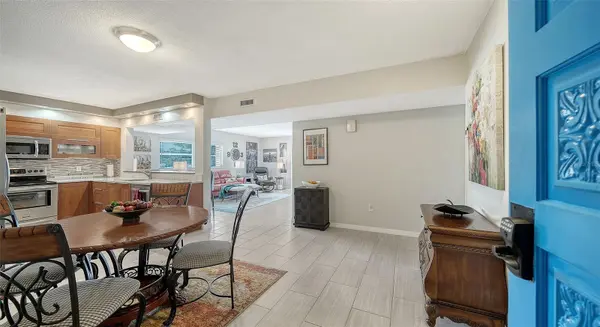 225 HOURGLASS WAY #202, Sarasota, FL 34242