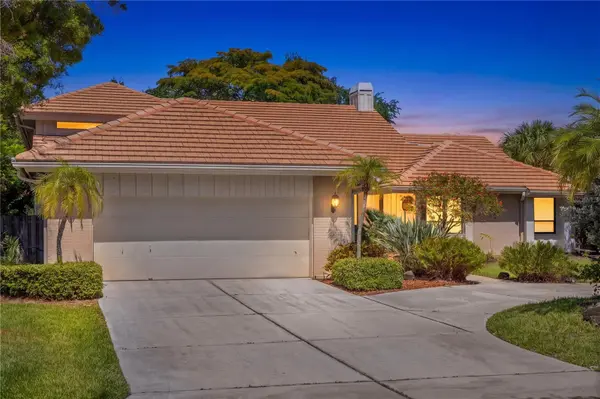4937 LANDINGS CT, Sarasota, FL 34231