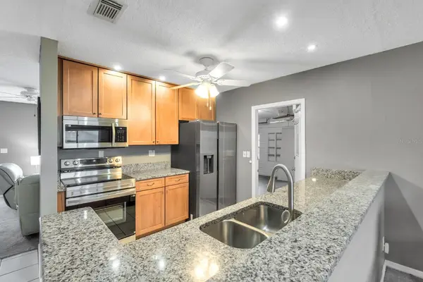 702 HUXLEY PL, Sun City Center, FL 33573