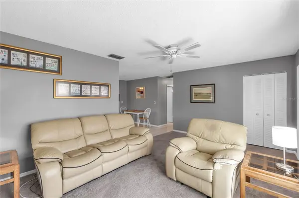 702 HUXLEY PL, Sun City Center, FL 33573