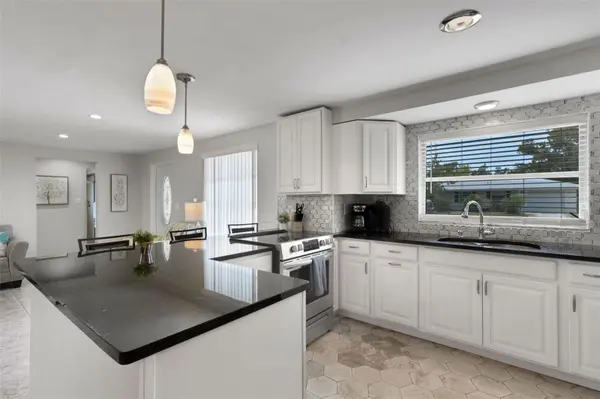 3174 REGATTA CIR, Sarasota, FL 34231