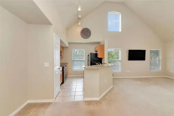 5560 ROSEHILL RD #201, Sarasota, FL 34233