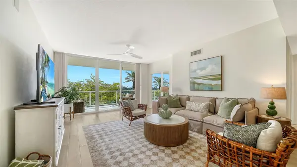 1800 BENJAMIN FRANKLIN DR #B308, Sarasota, FL 34236