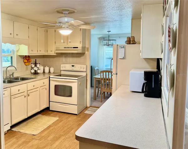 5511 DENMARK DR, Bradenton, FL 34207