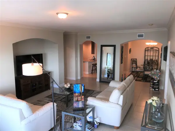 808 3RD AVE W #509, Bradenton, FL 34205