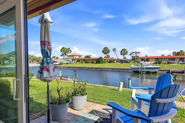 9528 ANTIQUA CV #9528, Bradenton, FL 34210