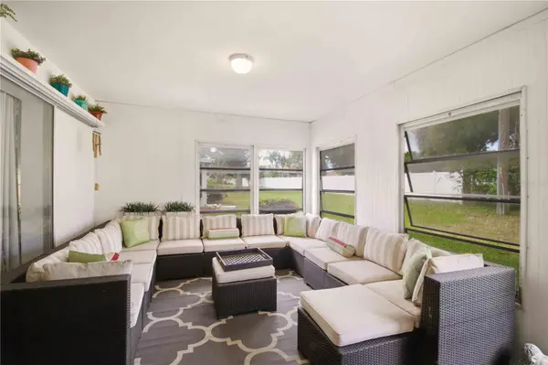 7354 W COUNTRY CLUB DR N, Sarasota, FL 34243