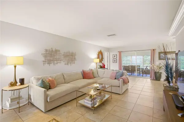 7354 W COUNTRY CLUB DR N, Sarasota, FL 34243