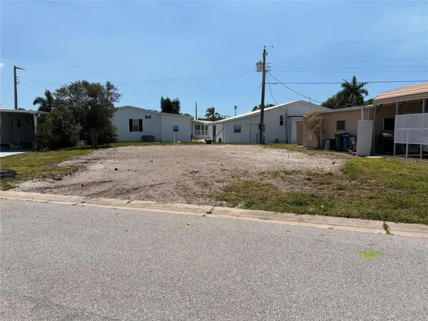 4913 OAKLAND HILLS AVE, Sarasota, FL 34234