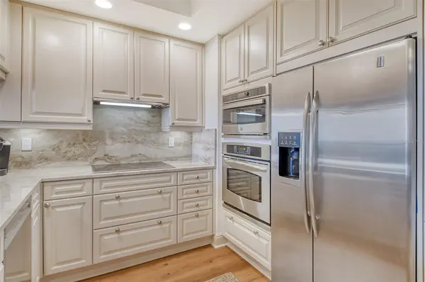 50 CENTRAL AVE #15B, Sarasota, FL 34236