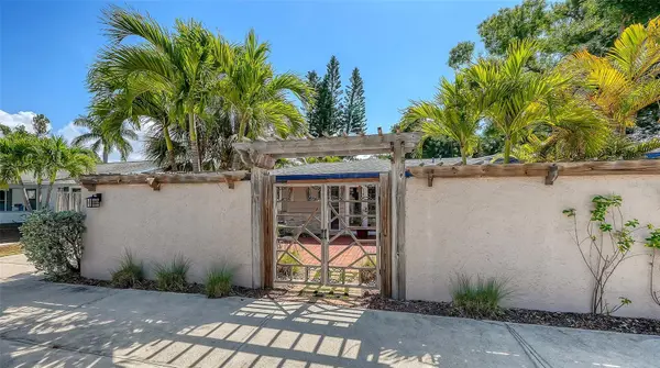 1127 S OSPREY AVE, Sarasota, FL 34236