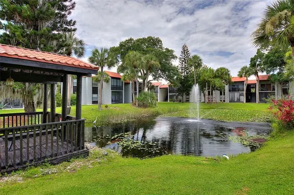 3215 BENEVA RD #204, Sarasota, FL 34232