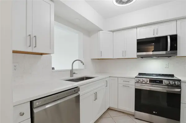 7860 PALM AIRE LN #103, Sarasota, FL 34243