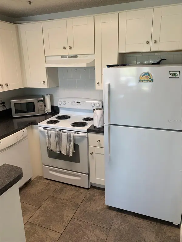 4049 CROCKERS LAKE BLVD #25, Sarasota, FL 34238