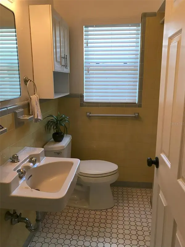 2165 SUNNYSIDE LN, Sarasota, FL 34239