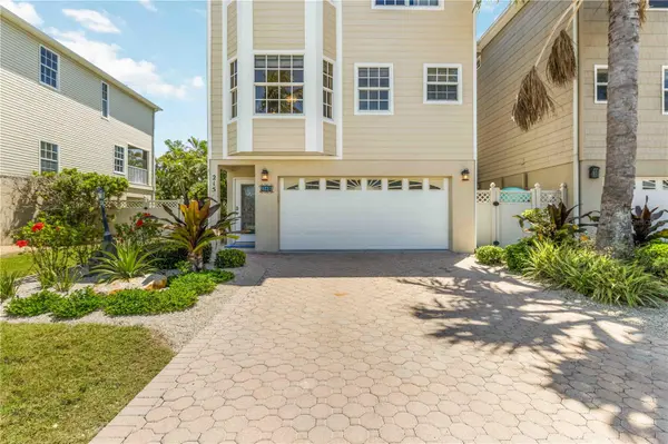 215 81ST ST, Holmes Beach, FL 34217