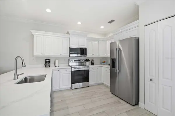 215 81ST ST, Holmes Beach, FL 34217