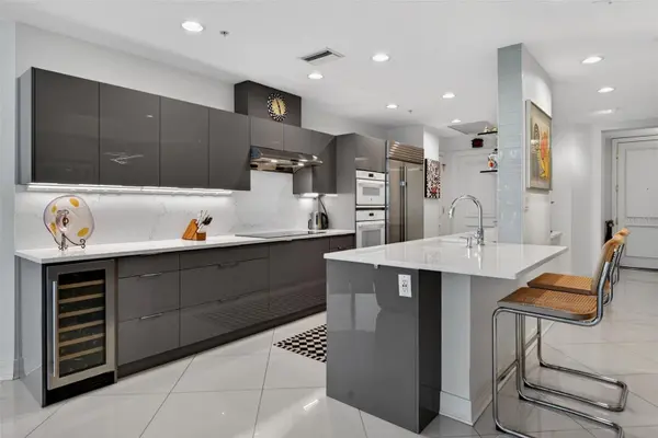 340 S PALM AVE #14, Sarasota, FL 34236