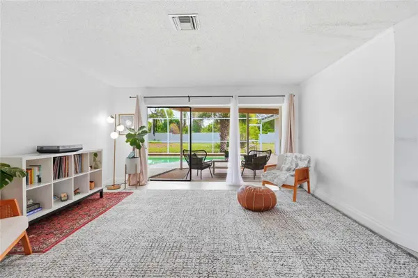 3927 COUNTRY VIEW LN, Sarasota, FL 34233