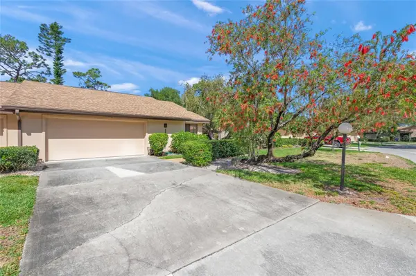 4688 OAK HOLLOW DR #25, Sarasota, FL 34241