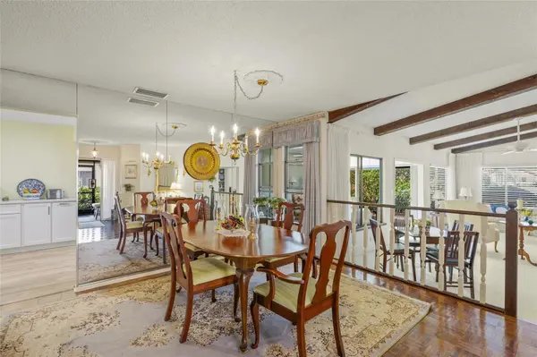 4688 OAK HOLLOW DR #25, Sarasota, FL 34241