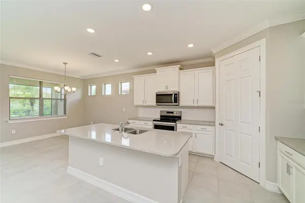564 MARAVIYA BLVD, Nokomis, FL 34275