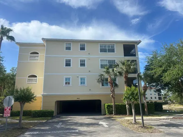 940 COOPER ST #302, Venice, FL 34285