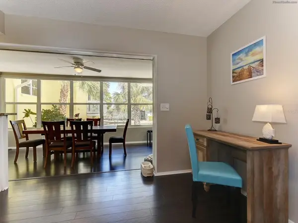 301 AVENIDA MADERA #B, Sarasota, FL 34242