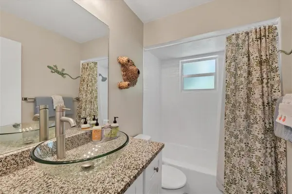 301 AVENIDA MADERA #A, Sarasota, FL 34242