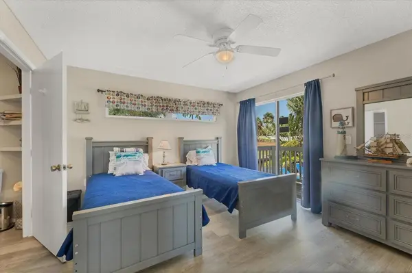 301 AVENIDA MADERA #A, Sarasota, FL 34242