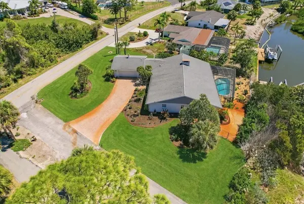 1231 BAYSHORE DR, Englewood, FL 34223