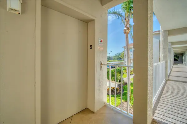 9610 CLUB SOUTH CIR ## 4207, Sarasota, FL 34238
