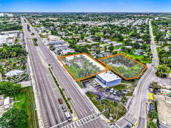 2164 TAMIAMI TRL E, Naples, FL 34112