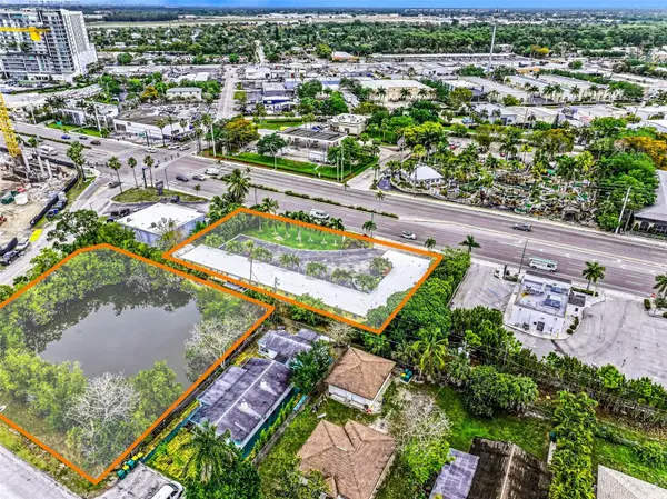 2164 TAMIAMI TRL E, Naples, FL 34112