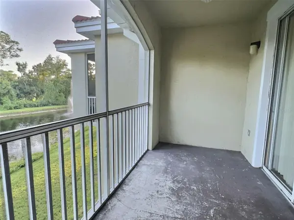 4751 TRAVINI CIR #4-105, Sarasota, FL 34235