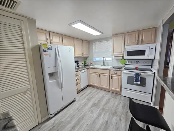 5896 PALM LN #C27, Bradenton, FL 34207