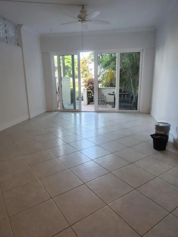 7400 SUN ISLAND DR S #107, South Pasadena, FL 33707